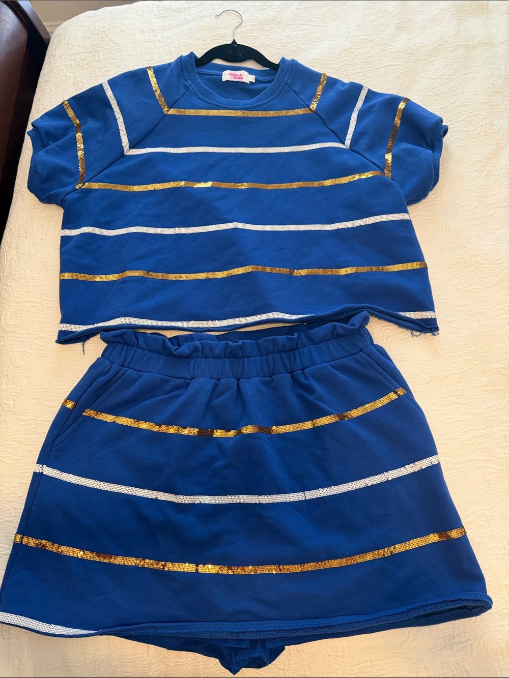 Blue gold and white sequin top and skirt set size large has pockets skort